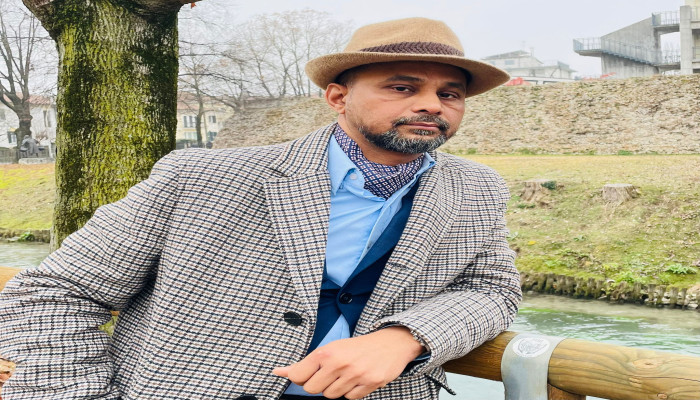 ভেনিস বাংলাদেশ প্রেসক্লাব: নির্বাচনকালীন কমিটির দায়িত্ব নিলেন উপদেষ্টা আমিনুল হাজারী