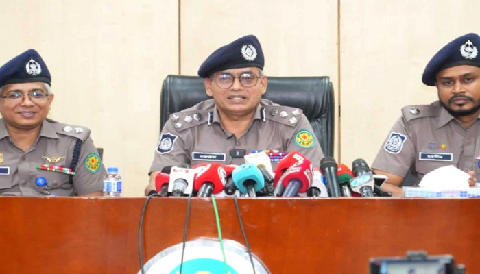 কার্যক্রম নিষিদ্ধ আ. লীগের প্রতিষ্ঠাবার্ষিকী ঘিরে সতর্ক অবস্থানে ডিএমপি