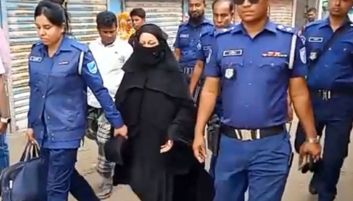 স্বামীকে গলা ও দুই হাতের রগ কেটে হত্যার অভিযোগ, স্ত্রী গ্রেফতার