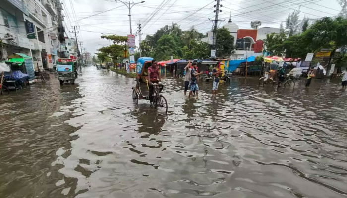 জলাবদ্ধতায় নাকাল খুলনাবাসী, ৮২৩ কোটি টাকার প্রকল্পের সুফল কোথায়