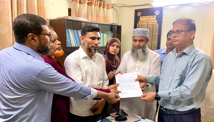 ​রাজশাহীতে প্রাথমিক বৃত্তি পরীক্ষার ফল পুনর্মূল্যায়নের দাবিতে মানববন্ধন ও স্মারকলিপি