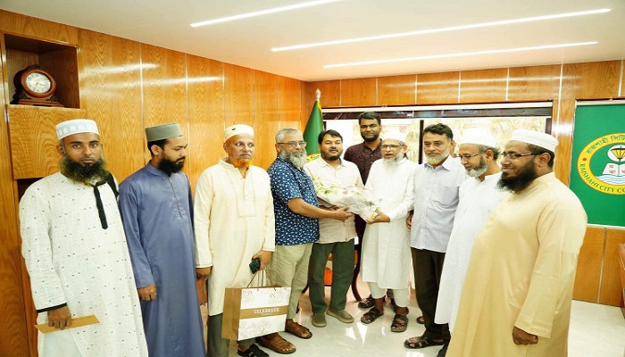 ​রাসিক প্রশাসকের সাথে বায়তুল মামুর জামে মসজিদ কমিটির সৌজন্য সাক্ষাৎ