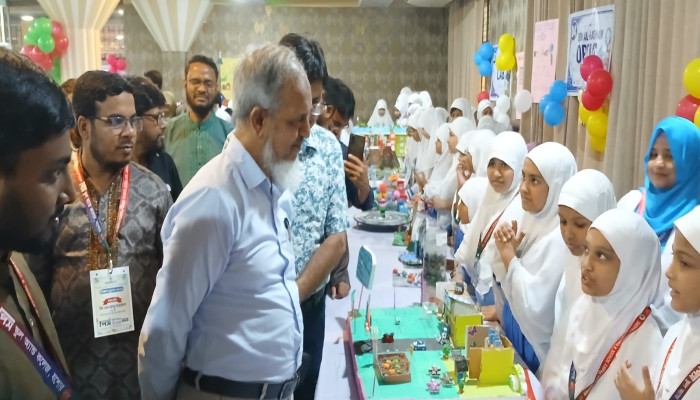 যশোরে ইন্টারন্যাশনাল পিস স্কুল অ্যান্ড কলেজের ব্যতিক্রমধর্মী বিজ্ঞানমেলা অনুষ্ঠিত