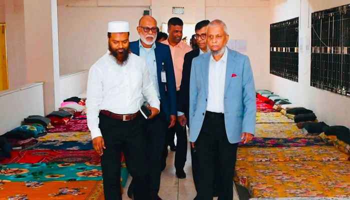 হজ্জ ক্যাম্পে প্রবাসীদের জন্য ১০০ শয্যার আবাসন ব্যবস্থার ঘোষণা প্রবাসী কল্যাণ মন্ত্রীর