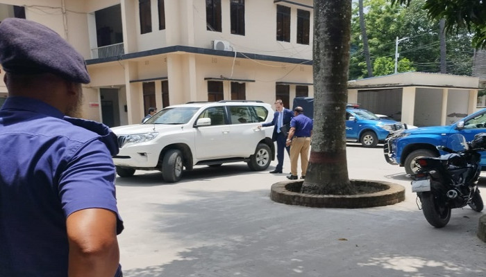 ​রাজশাহীতে রেঞ্জ ডিআইজির সঙ্গে ব্রিটিশ হাইকমিশনের কর্মকর্তার সৌজন্য সাক্ষাৎ