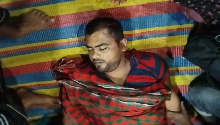 ​চুলকাঠি বাজারে শ্রমিকের রহস্যজনক মৃত্যু: হত্যা নাকি দুর্ঘটনা, ধোঁয়াশা কাটেনি