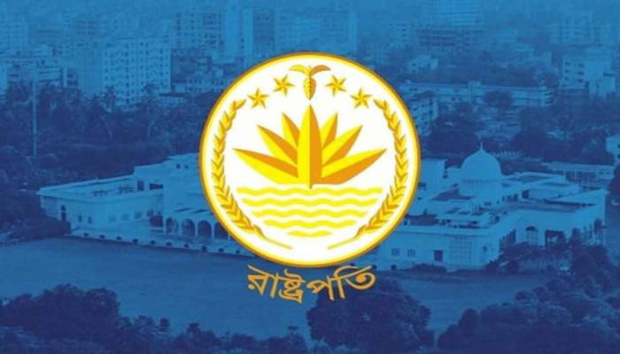 আনুগত্য নয়, যোগ্যতাই হোক প্রধান বিবেচনা