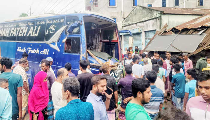 দুই জেলায় সড়কে ১৬ প্রাণহানি