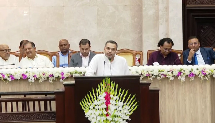 সরকারের ৬ মাসে নতজানু পররাষ্ট্রনীতির অবসান হয়েছে : মাহদী আমিন