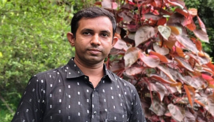 ​মৌলিক গানের এ্যালবামে ঝিনাইদহের উদীয়মান তরুণ শিল্পী মিটুল
