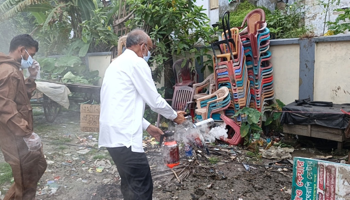 ​ডেঙ্গু প্রতিরোধে পিরোজপুরে ফগার মেশিনে মশা নিধন কর্মসূচি শুরু