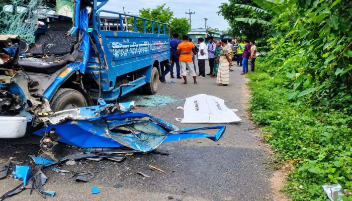 গোপালগঞ্জে ঢাকা-খুলনা মহাসড়কে দুর্ঘটনায় মৃত্যুর মিছিল