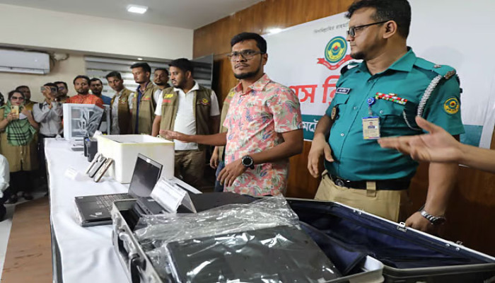 নানা ডিভাইস নিয়ে ৬৩ বিদেশি নাগরিক কী করছিলেন ৮ তলার ভবনে , যা বলছে পুলিশ