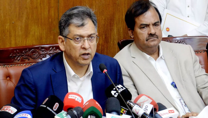 চাঁদাবাজ ও অপরাধীদের বিরুদ্ধে অভিযান আরও জোরদার হবে: স্বরাষ্ট্রমন্ত্রী