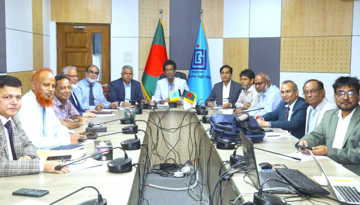 ​তৃতীয় ভাষা ও আন্তর্জাতিক সহযোগিতায় ইউজিসির সভায় রুয়েট উপাচার্য