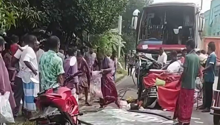 ময়মনসিংহে বাসচাপায় অটোরিকশার ৭ যাত্রী নিহত