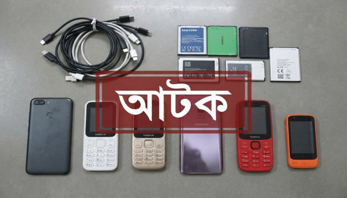 সুন্দরবনে বনদস্যুদের ডেরায় অভিযান, মিলল ১৪টি মোবাইল