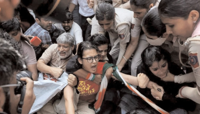 দিল্লিতে আটক নারী বিক্ষোভকারীদের ওপর নির্যাতনের অভিযোগ