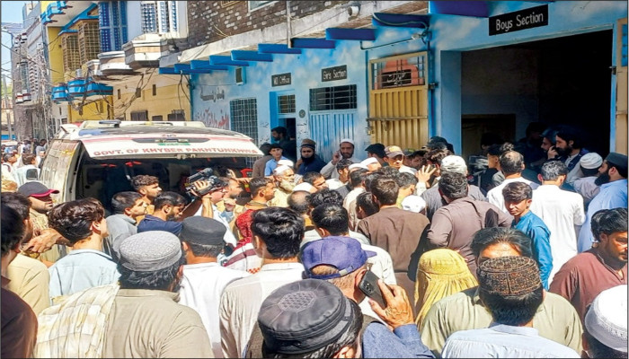 পাকিস্তানে স্কুলের ছাদ ধসে শিক্ষার্থী-শিক্ষকসহ নিহত ৩০