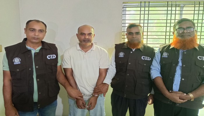 ঝিনাইদহের ব্যবসায়ী সুলতান হত্যা মামলার প্রধান আসামী চঞ্চল ১৩ বছর পর গ্রেফতার